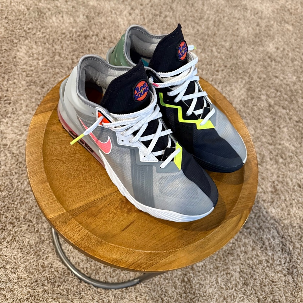 Nike LeBron 18